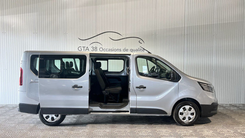 RENAULT TRAFIC III COMBI