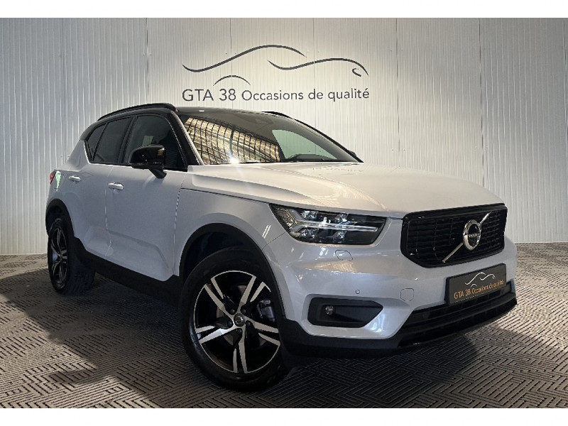 VOLVO XC40 