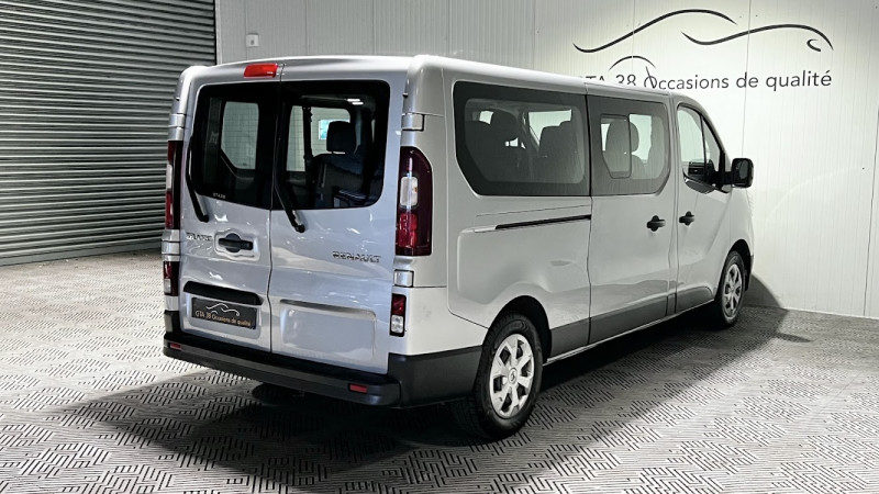 RENAULT TRAFIC III COMBI