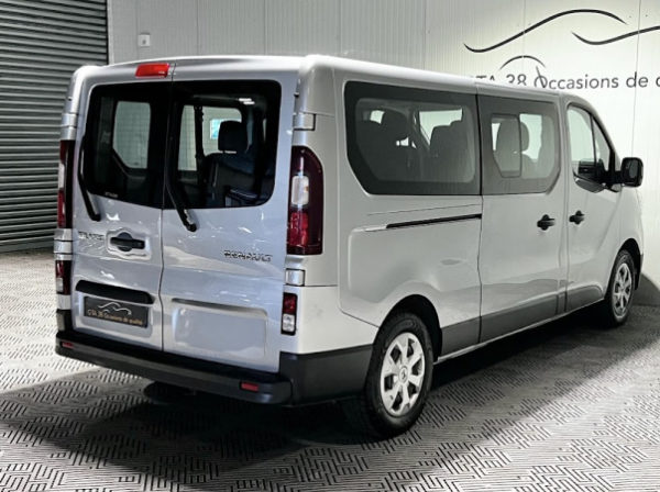 RENAULT TRAFIC III COMBI