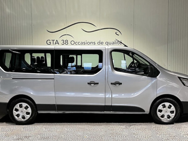 RENAULT TRAFIC III COMBI